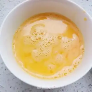 Make Shrimp fried eggs step 4