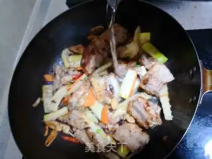 Make The chicken wings of the chopsticks step 6