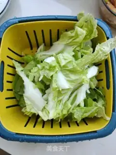 Make Soumaru cabbage fan soup step 1