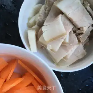 Make Scratches, garlic, wood step 2