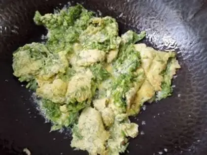 Make Spicy fried eggs step 4