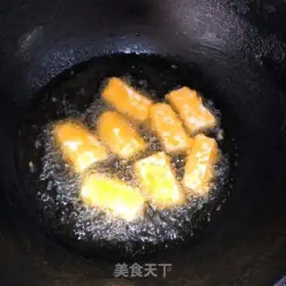 Make Scrambled eggs step 1