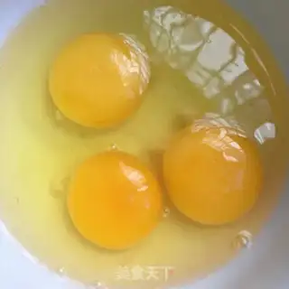 Make Scrambled eggs step 2