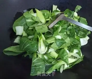Make The walnut oil is fried to sea step 2