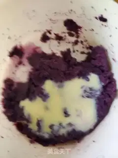 Make Hand-to-hand wrinkled potato cheese step 2