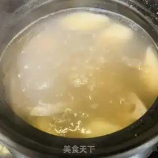 Make Lotus peanut chop soup step 5