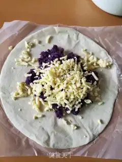 Make Hand-to-hand wrinkled potato cheese step 5