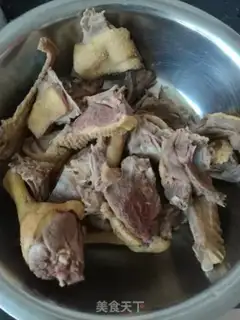 Make Autumn Pork soup step 1