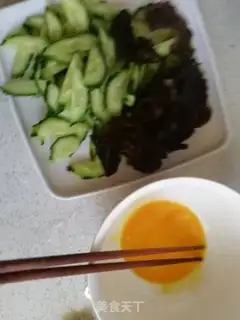 Make cucumber fried eggs step 0