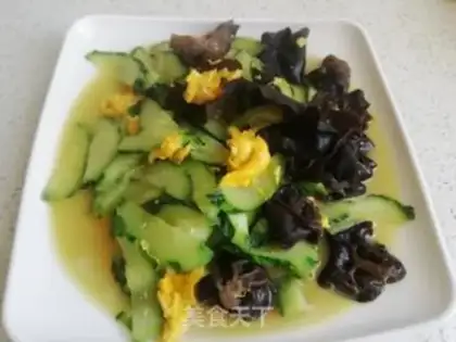 Make cucumber fried eggs step 6