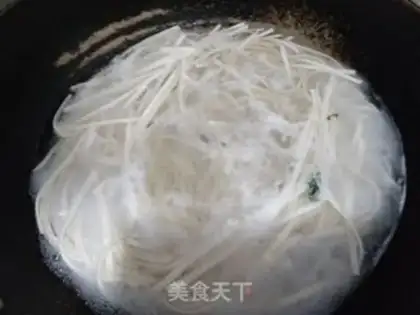 Make Simple and delicious noodles step 1