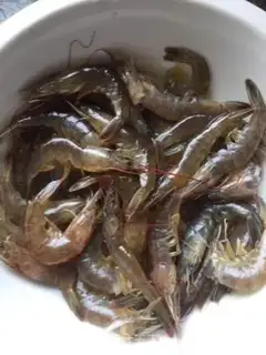Make Spicy shrimp step 0