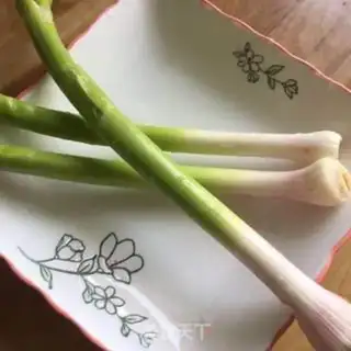 Make Garlic fried eggs step 0