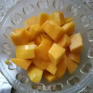 Make Mango yogurt bowl step 3