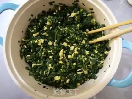 Make An egg box with a pickle step 4