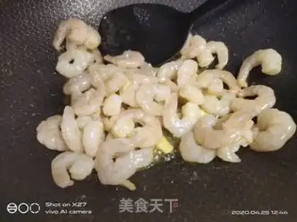 Make cucumber shrimp step 1
