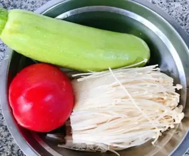 Make Tomatoes step 0