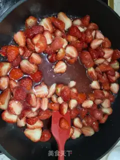 Make Strawberry sauce step 3