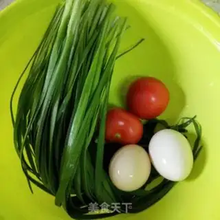 Make Cream tomato fried eggs step 0