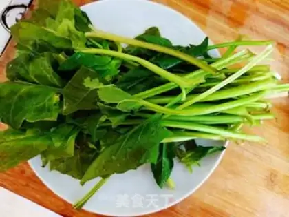 Make A spinach tomato step 0