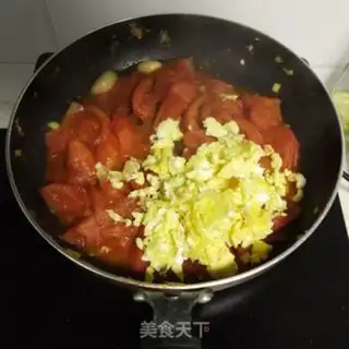 Make Tomato fried eggs step 6