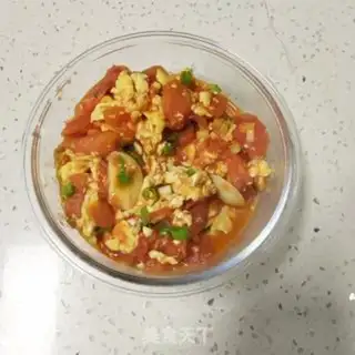 Make Tomato fried eggs step 8