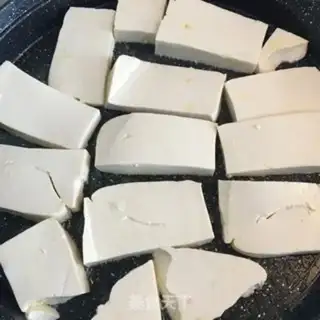 Make Cricket eggs, tofu step 1