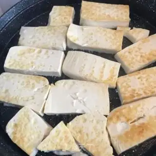 Make Cricket eggs, tofu step 2
