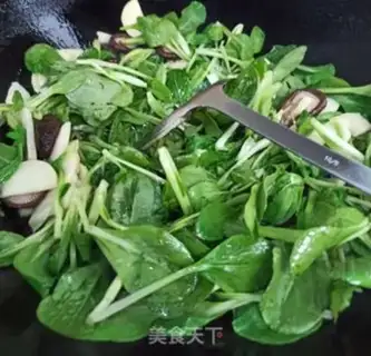 Make Spring mushrooms and green vegetables step 4
