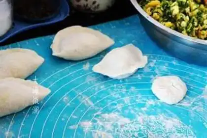 Make Cream egg dumplings step 2