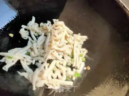 Make Twin pepper eggs and white mushrooms step 6