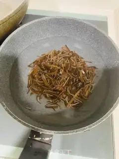 Make Wood bean dry meat step 0