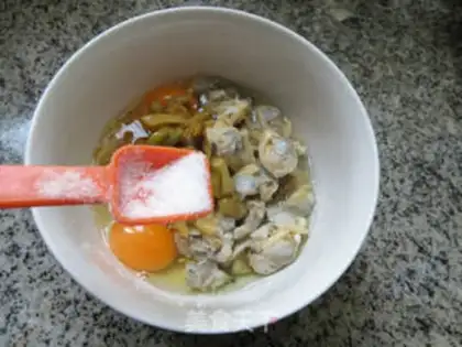 Make Squeeze roses and fried eggs step 4
