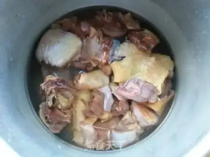 Make Curry potato chicken step 1
