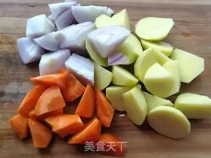 Make Curry potato chicken step 2