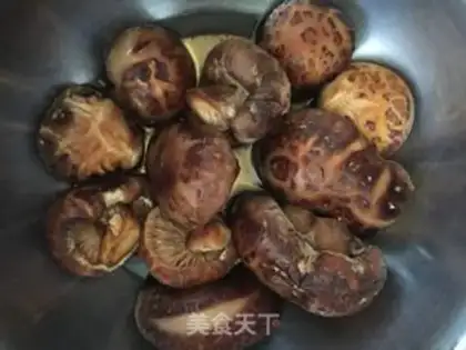Make Chicken mushroom cake step 1