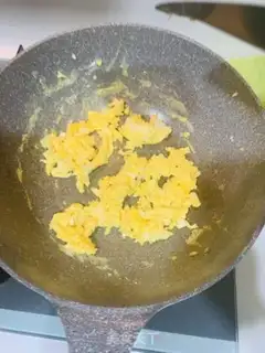 Make Cracker eggs step 1