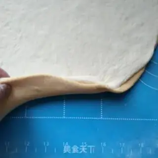Make Pumpkin double rolls step 1