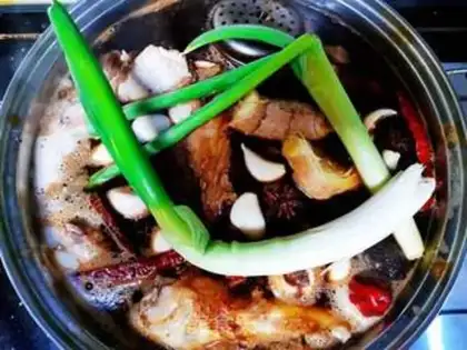 Make The fragrance of the secret sauce step 4