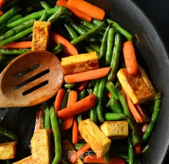 Make Tofu and bean horn carrots step 2