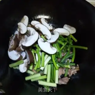 Make Garlic mushroom fried meat step 5