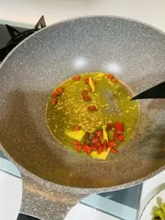 Make Sour soup, fat cow step 0