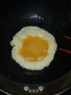Make Tomato fried eggs step 5