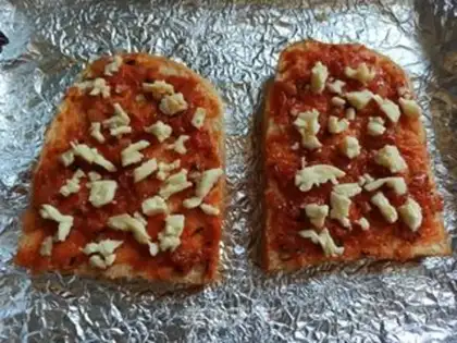 Make Quick-hand toast pizza step 2