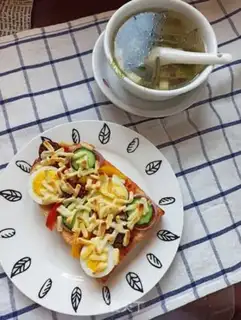 Make Quick-hand toast pizza step 6