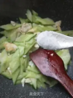Make Pelican cucumber step 2