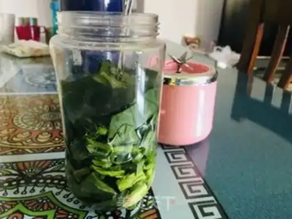 Make Garlic spinach noodles step 0