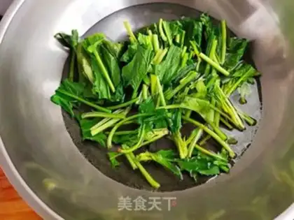 Make Soybean spinach step 1
