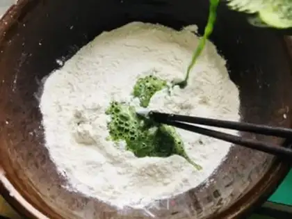 Make Garlic spinach noodles step 2