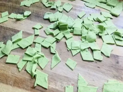 Make Garlic spinach noodles step 7